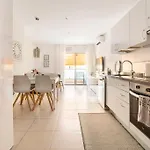 Bonito Y Centrico 아파트 *